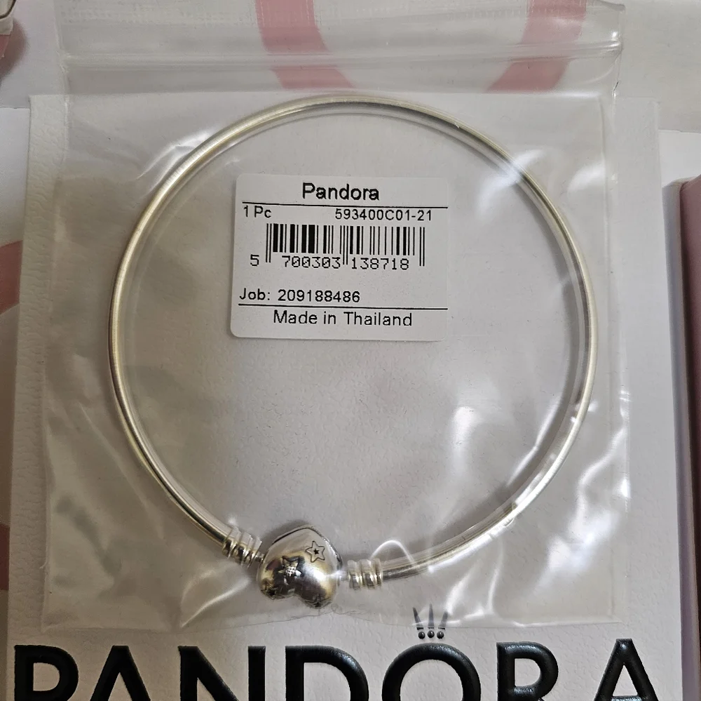 New Pandora Celestial Heart Clasp Bangle - Picture 8 of 10